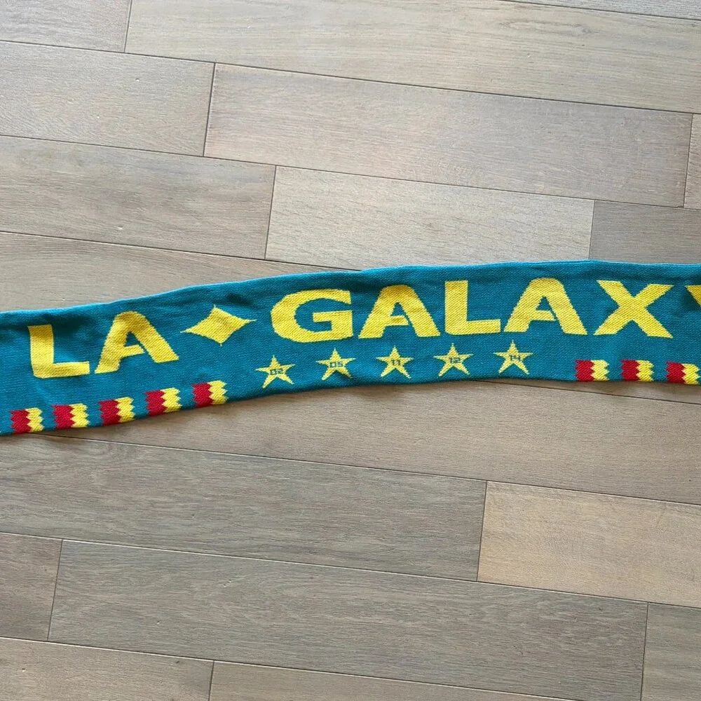 NWOT LA Galaxy Soccer MLS Football Scarf